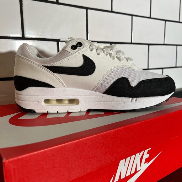 Nike Air Max 1 - Picture 8 of 11